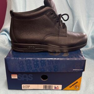 SAS Men's Alpine Chukka Boots in Black